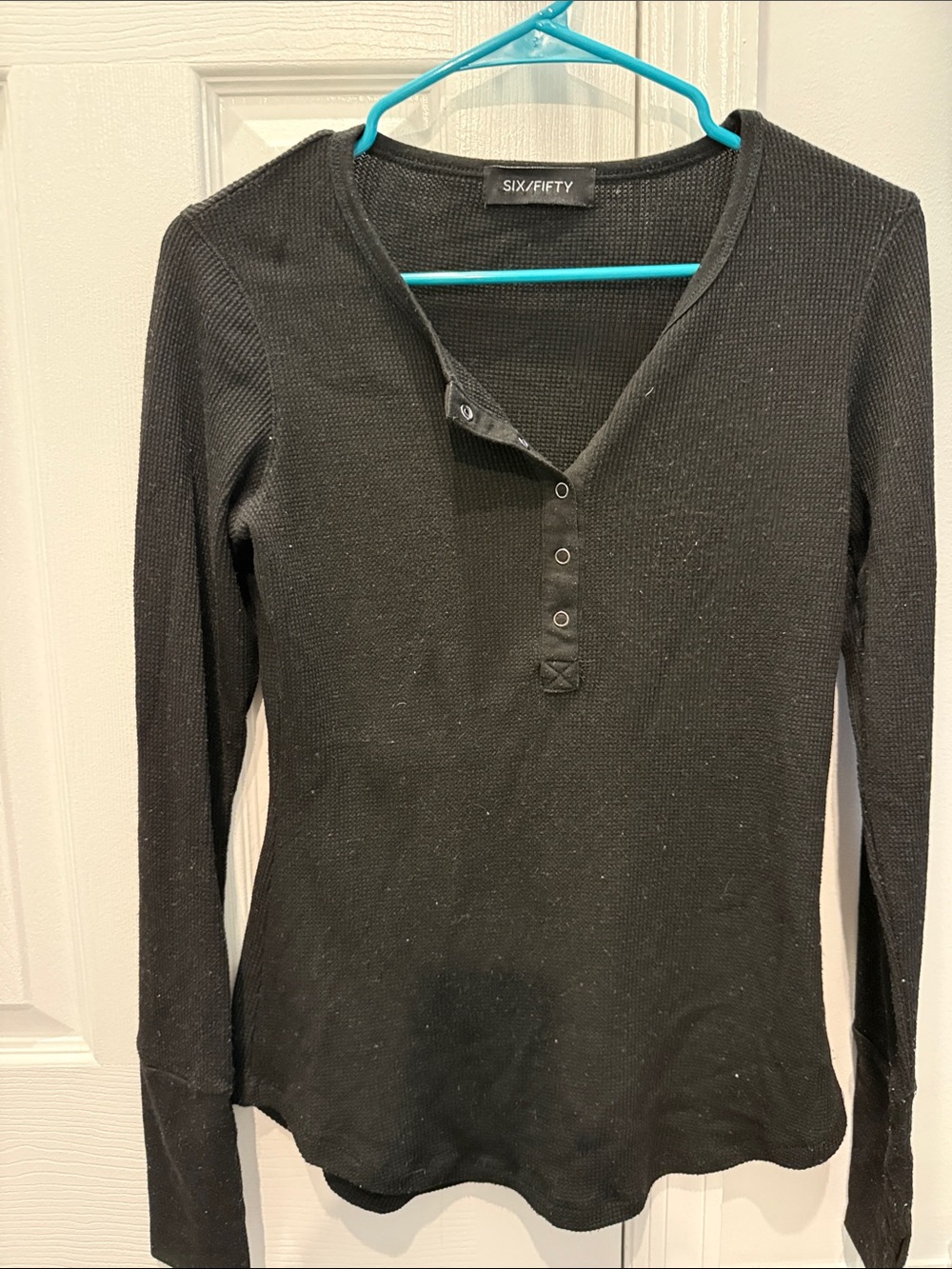 SIX:FIFTY Black Waffle Henley Long Sleeve Top. Size small - Picture 1 of 3